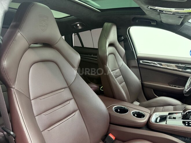 Porsche Panamera GTS-25