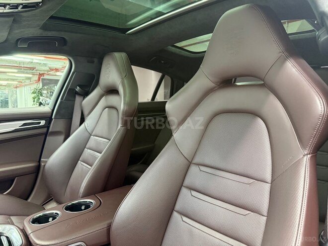 Porsche Panamera GTS-15