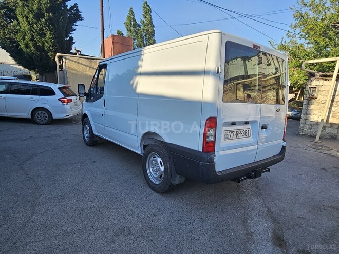 Ford Transit-5