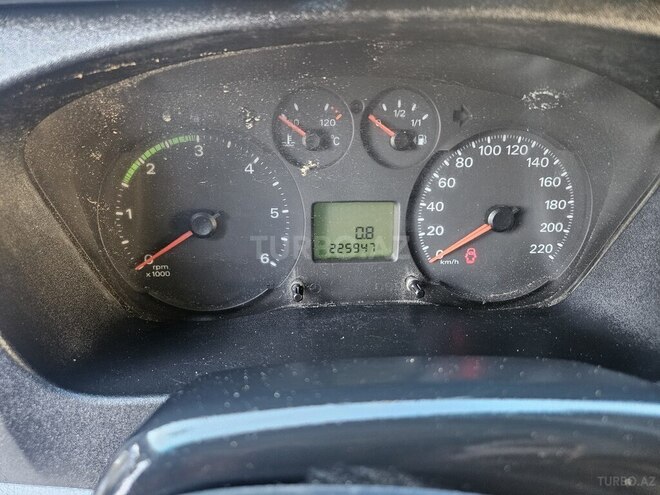 Ford Transit-7