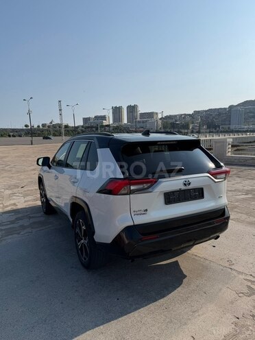 Toyota RAV4-4
