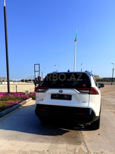 Toyota RAV4-6