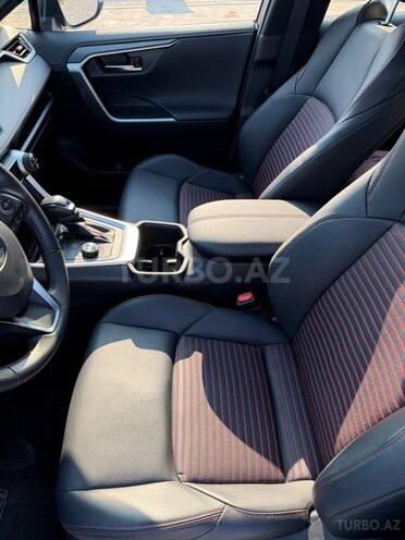 Toyota RAV4-14