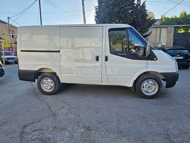 Ford Transit-14