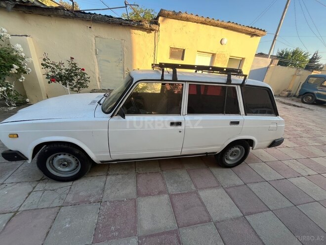 LADA (VAZ) 2104-2