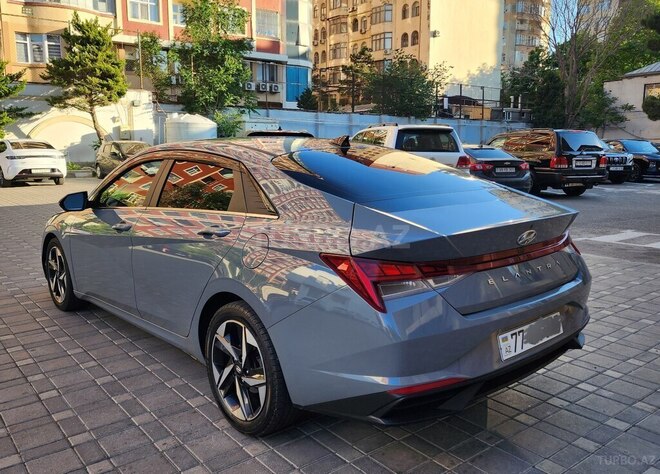 Hyundai Elantra-10