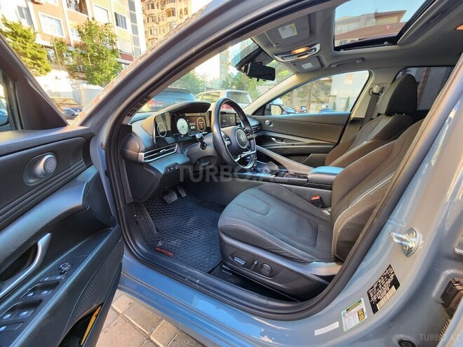 Hyundai Elantra-14