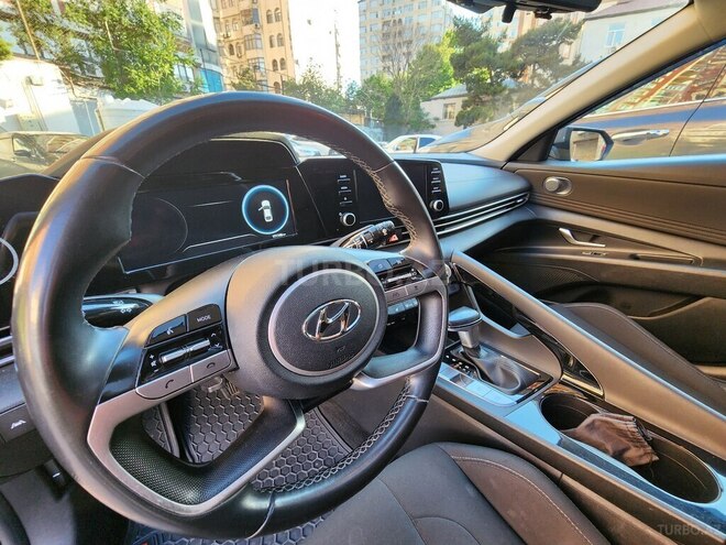 Hyundai Elantra-16