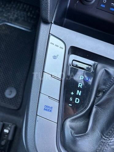 Hyundai Elantra-16