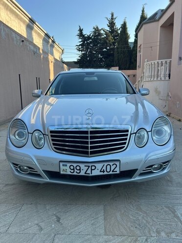Mercedes E 220-1