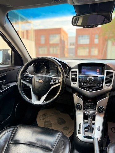 Chevrolet Cruze-13