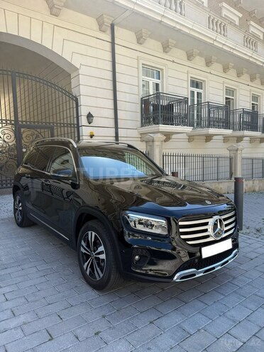 Mercedes GLB 200-3