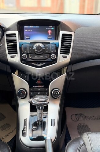 Chevrolet Cruze-15