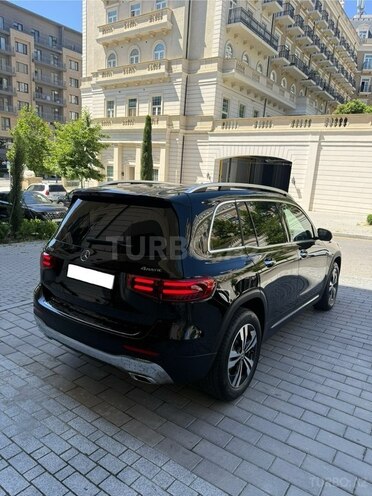 Mercedes GLB 200-9