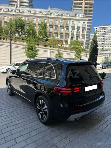 Mercedes GLB 200-10
