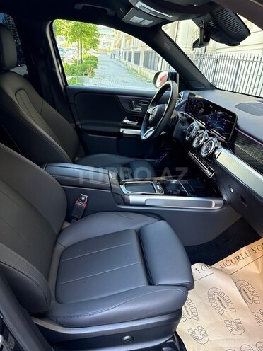 Mercedes GLB 200-13