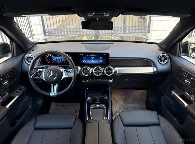 Mercedes GLB 200-12