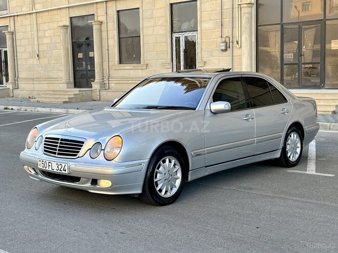 Mercedes E 240-4