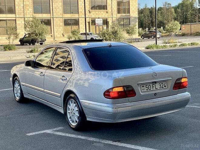Mercedes E 240-6