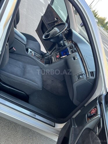 Mercedes E 240-12