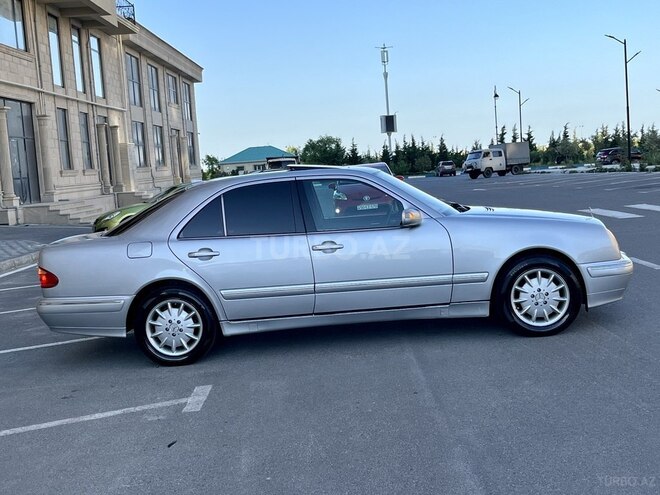 Mercedes E 240-8