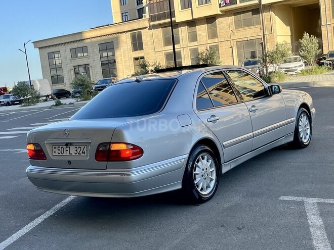 Mercedes E 240-7
