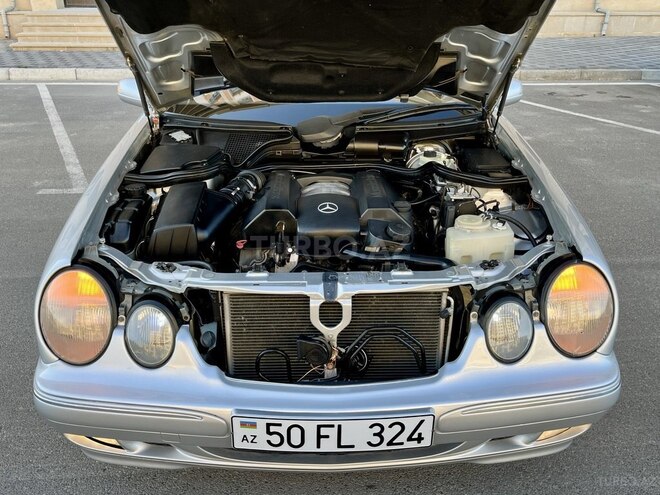 Mercedes E 240-18