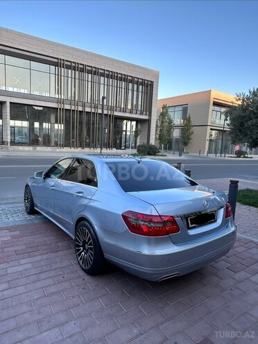 Mercedes E 220-2