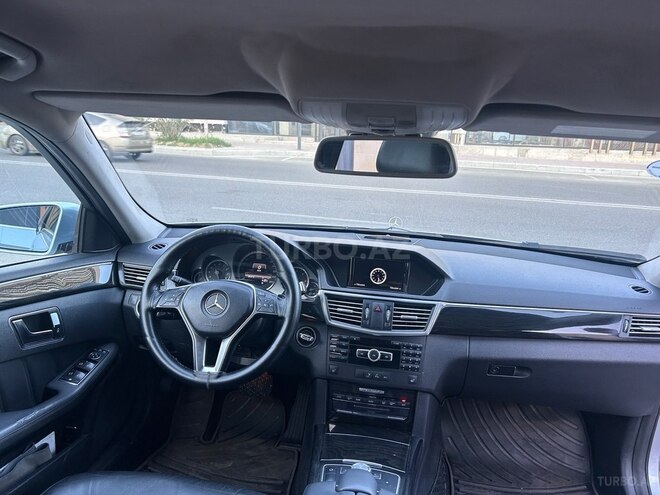 Mercedes E 220-10