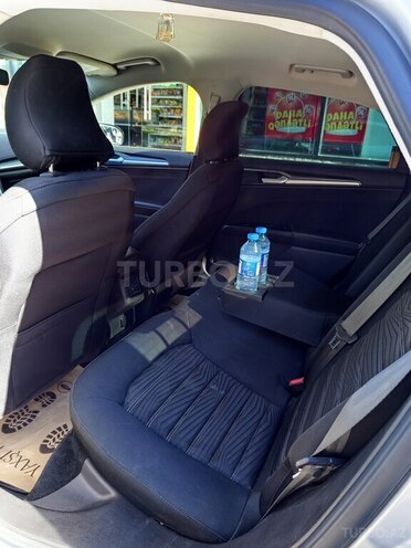 Ford Fusion (North America)-8