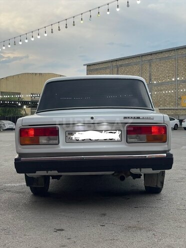 LADA (VAZ) 2107-2