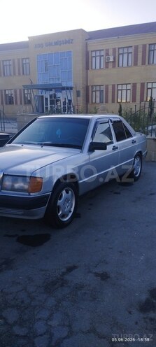 Mercedes 190-4