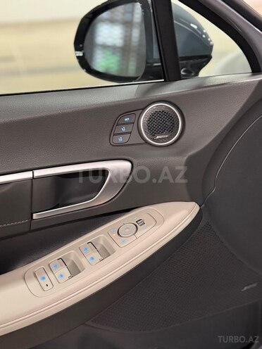 Hyundai Sonata-11