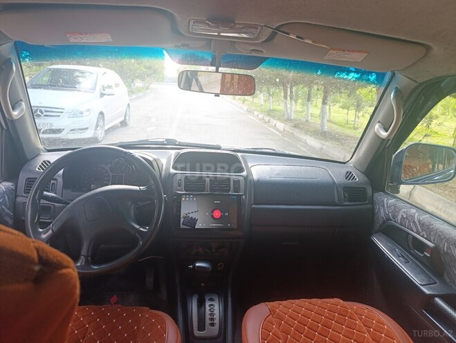 Mitsubishi Pajero io-9