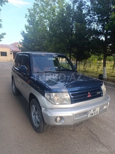 Mitsubishi Pajero io-8
