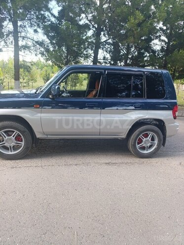 Mitsubishi Pajero io-7