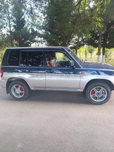 Mitsubishi Pajero io-6