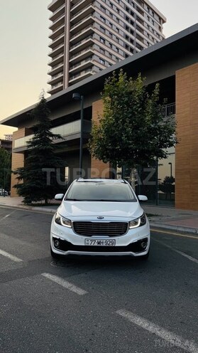 Kia Carnival-2