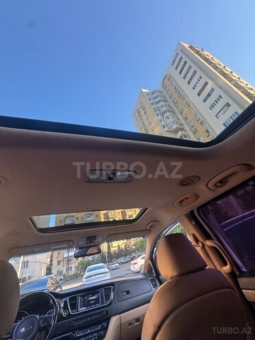 Kia Carnival-19