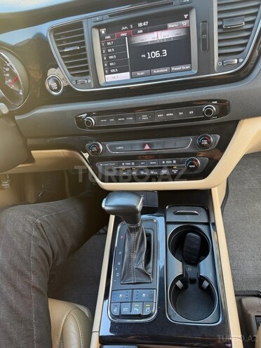 Kia Carnival-14