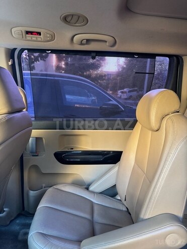 Kia Carnival-20