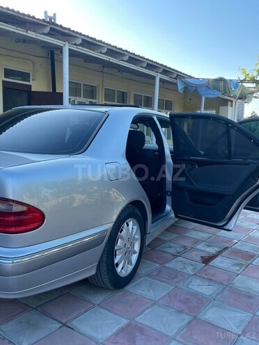 Mercedes E 240-9