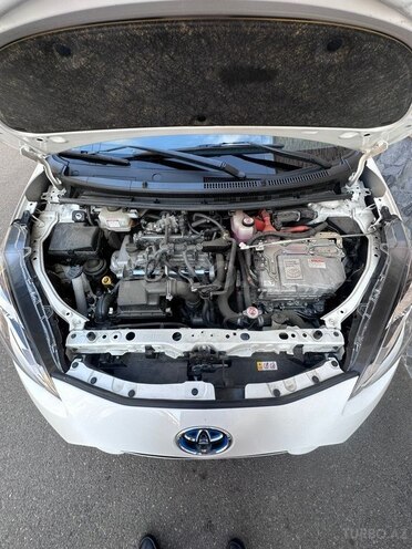 Toyota Aqua-11