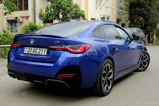 BMW i4-10