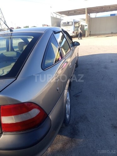 Opel Vectra-6