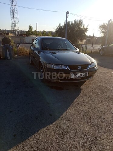 Opel Vectra-4