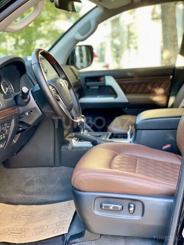 Toyota Land Cruiser-5