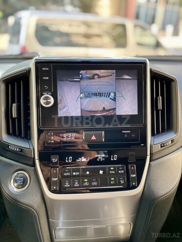 Toyota Land Cruiser-11