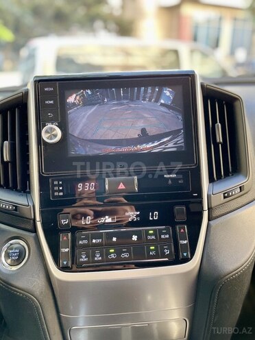 Toyota Land Cruiser-10