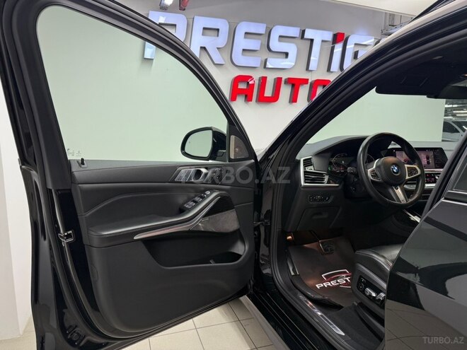 BMW X7-8